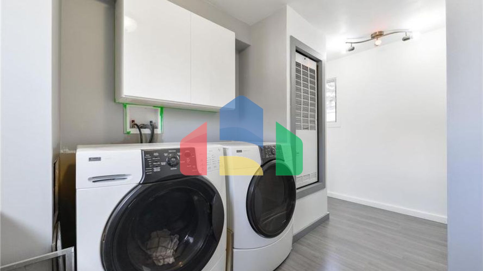 Residential - Single Family Home - Edmonton, Canada - Canada