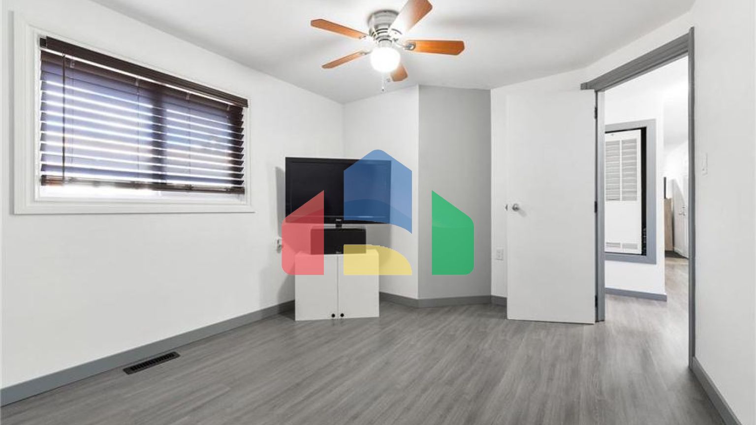 Residential - Single Family Home - Edmonton, Canada - Canada