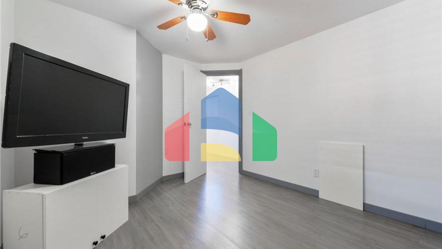 Residential - Single Family Home - Edmonton, Canada - Canada