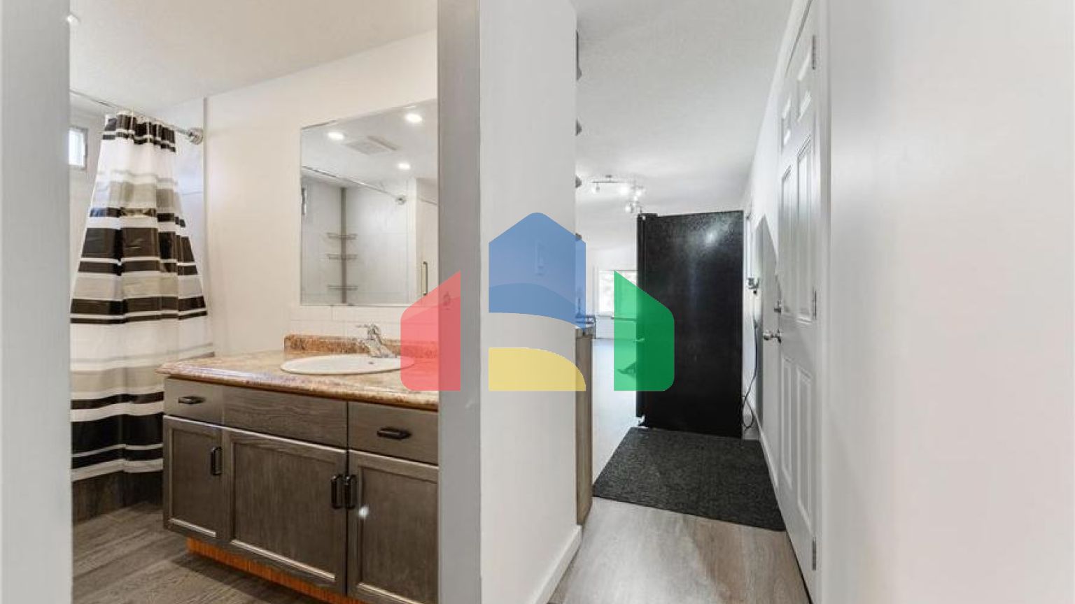 Residential - Single Family Home - Edmonton, Canada - Canada