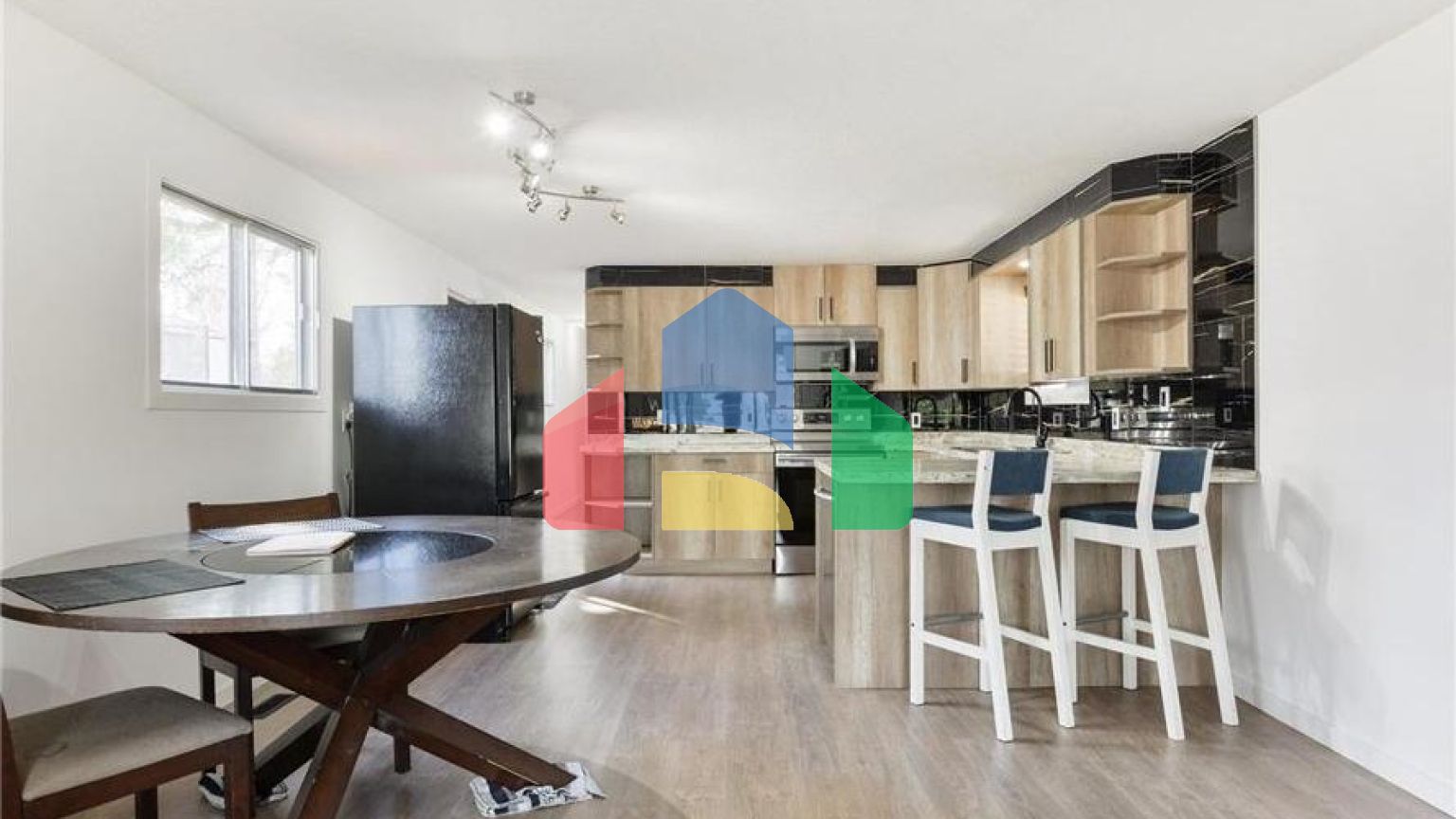 Residential - Single Family Home - Edmonton, Canada - Canada