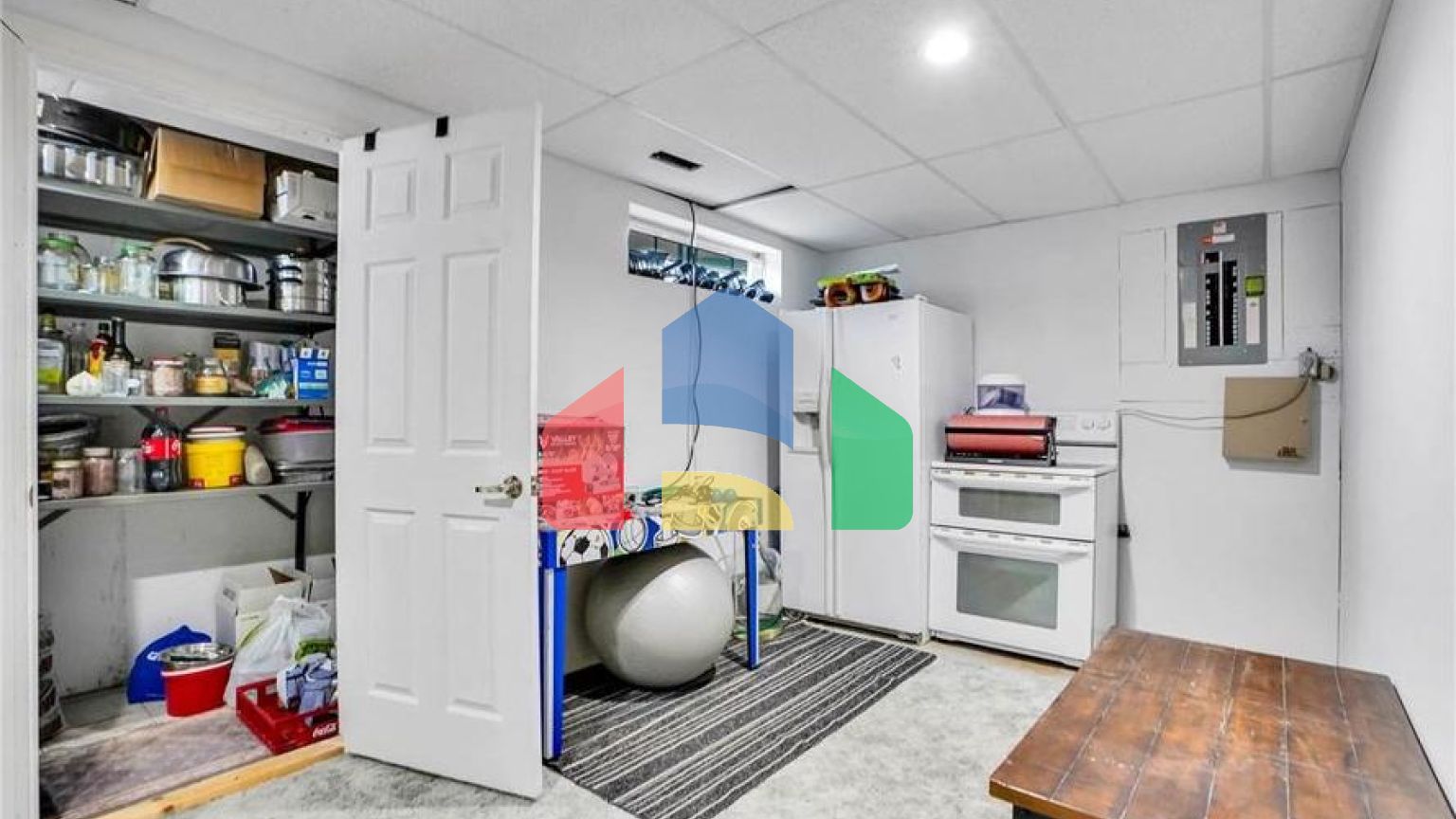 Residential - Single Family Home - Edmonton, Canada - Canada