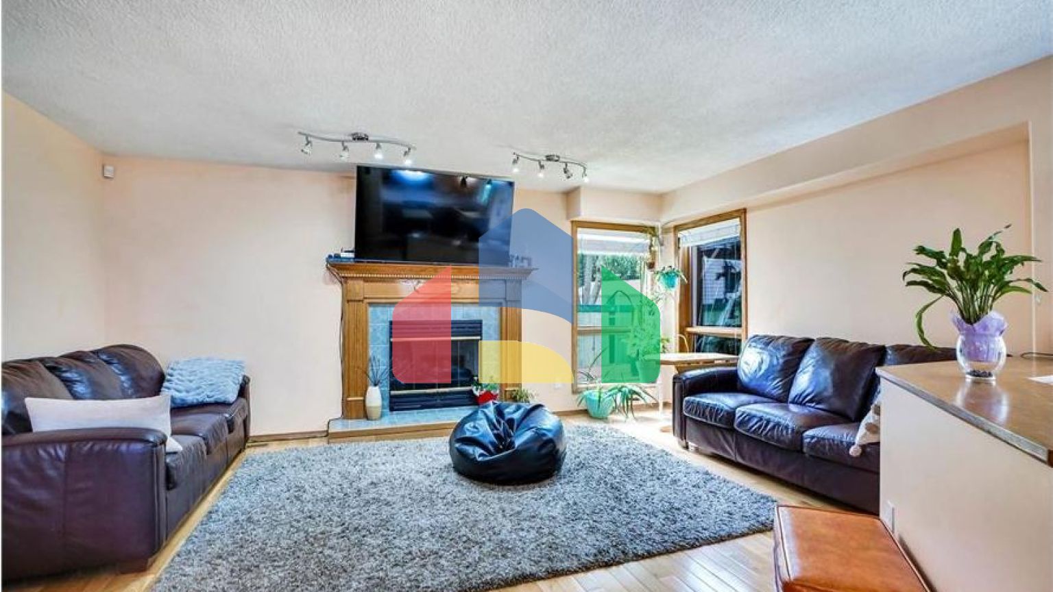 Residential - Single Family Home - Edmonton, Canada - Canada