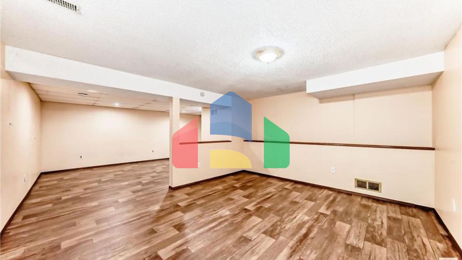 Residential - Single Family Home - Edmonton, Canada - Canada