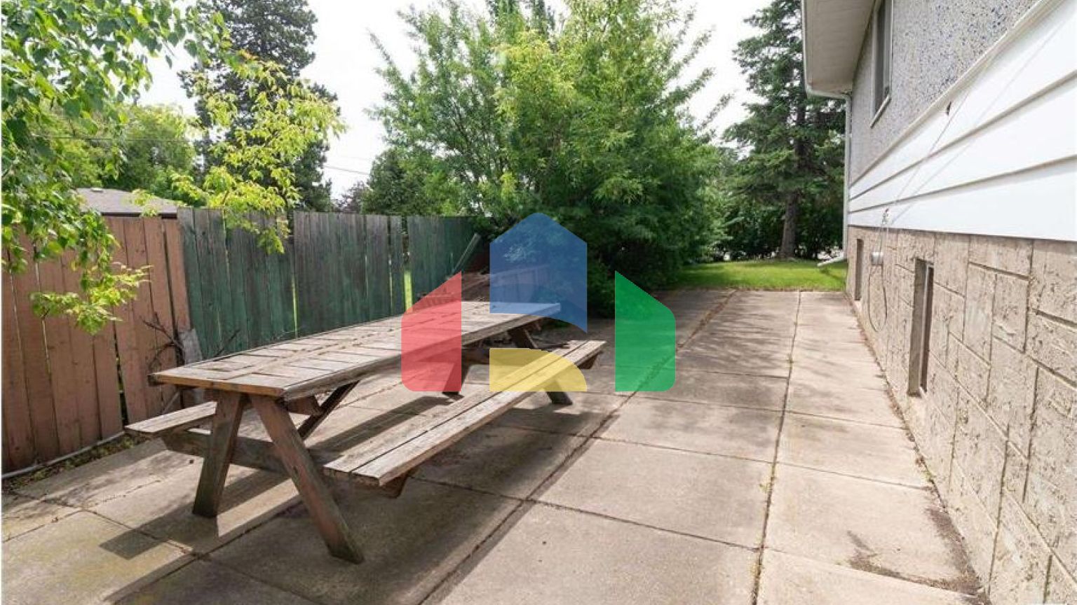 Residential - Single Family Home - Edmonton, Canada - Canada