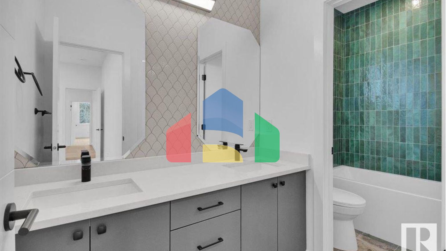 Residential - Single Family Home - Edmonton, Canada - Canada