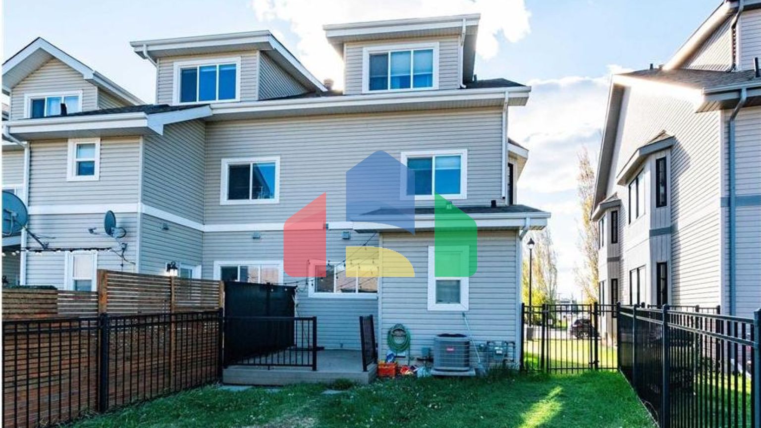 Residential - Single Family Home - Edmonton, Canada - Canada