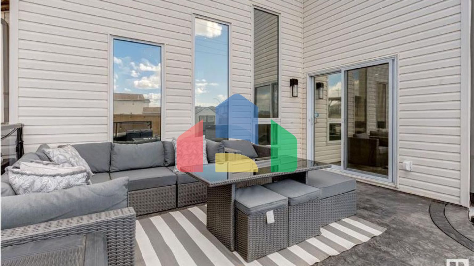 Residential - Single Family Home - Edmonton, Canada - Canada