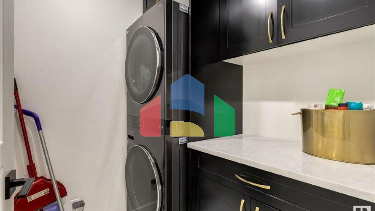 Residential - Single Family Home - Edmonton, Canada - Canada