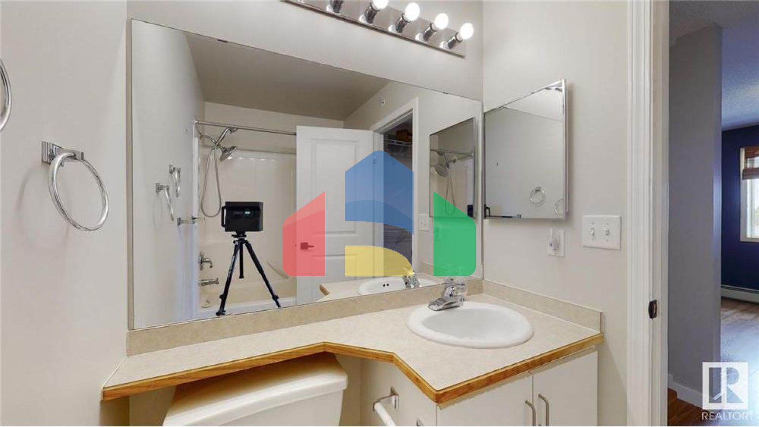 Residential - Condo/Apartment - Edmonton, Canada - Canada