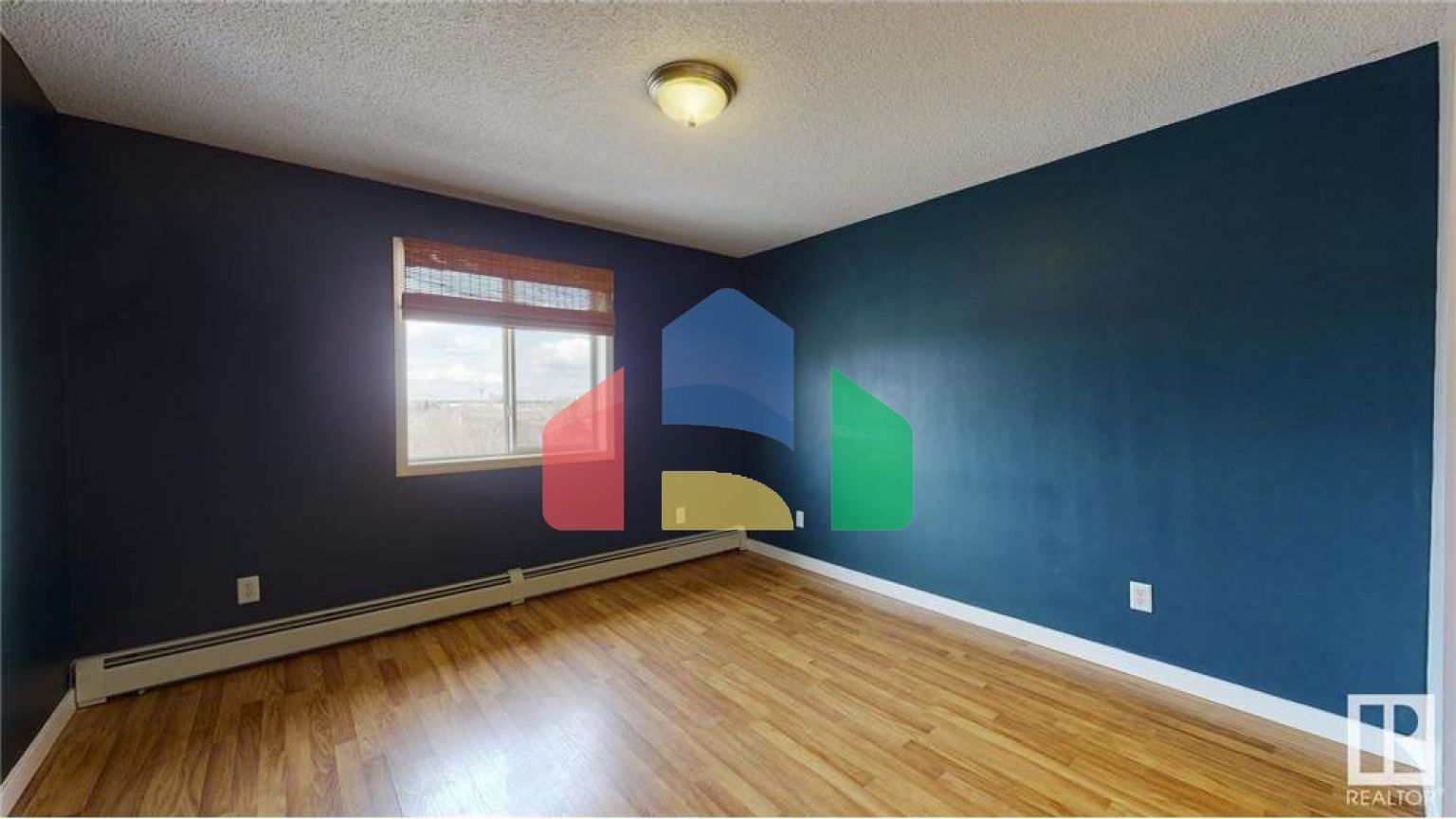 Residential - Condo/Apartment - Edmonton, Canada - Canada