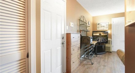 Residential - Condo/Apartment - Edmonton, Canada - Canada