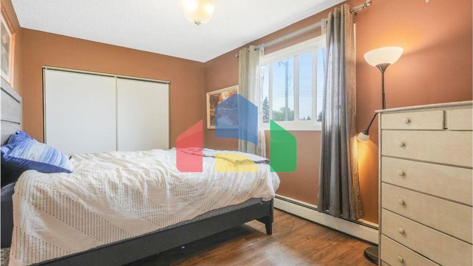 Residential - Condo/Apartment - Edmonton, Canada - Canada