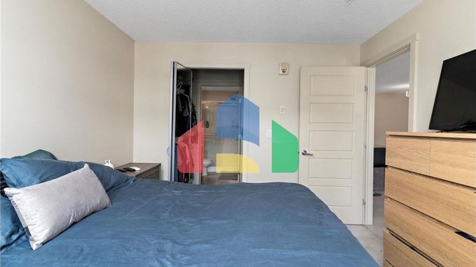 Residential - Condo/Apartment - Edmonton, Canada - Canada