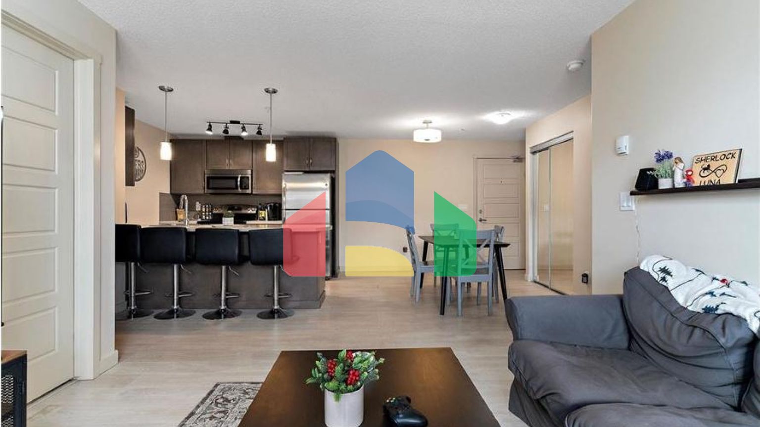 Residential - Condo/Apartment - Edmonton, Canada - Canada