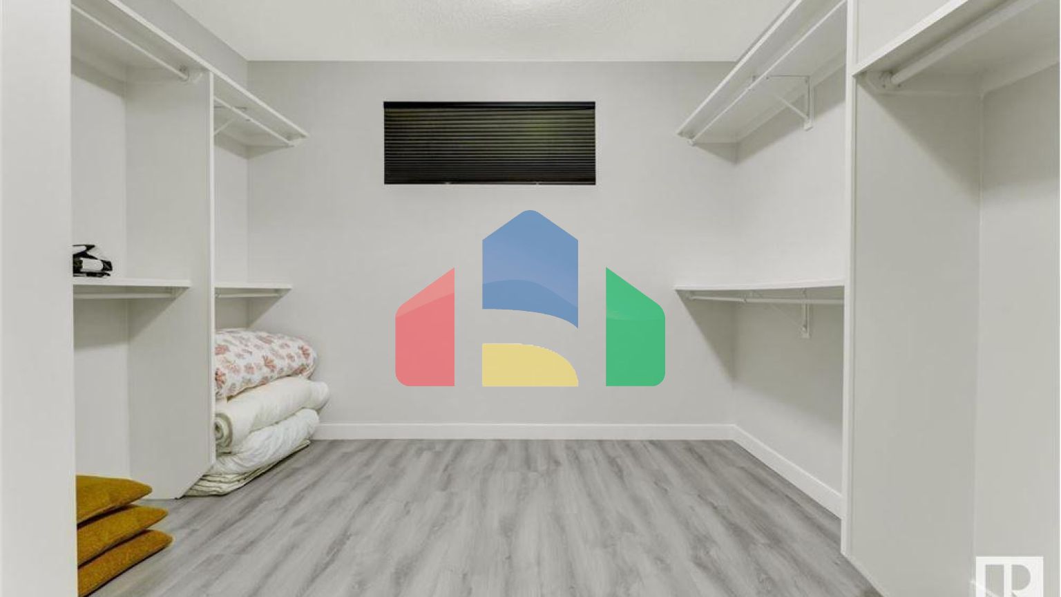 Residential - Single Family Home - Edmonton, Canada - Canada