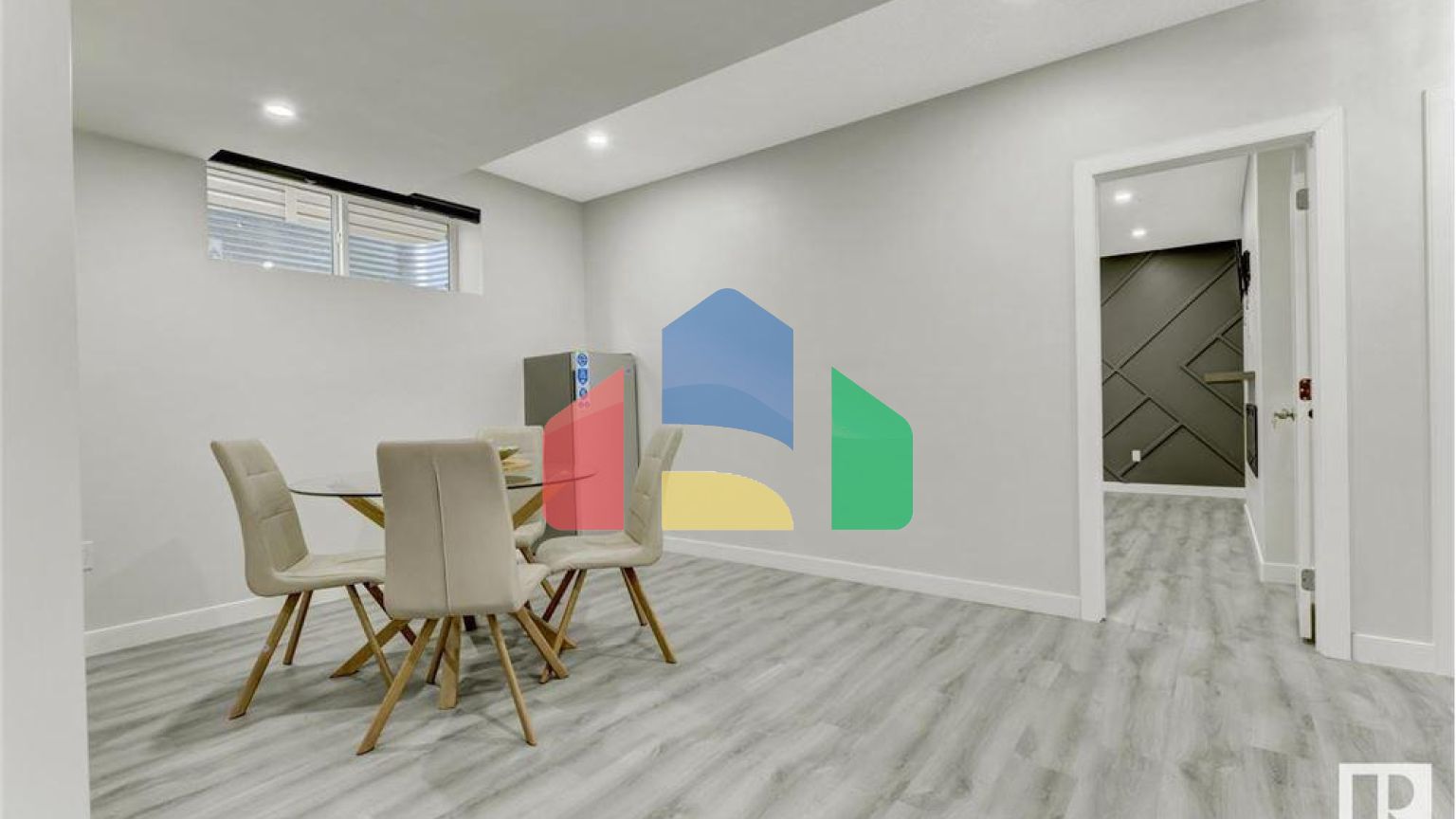 Residential - Single Family Home - Edmonton, Canada - Canada