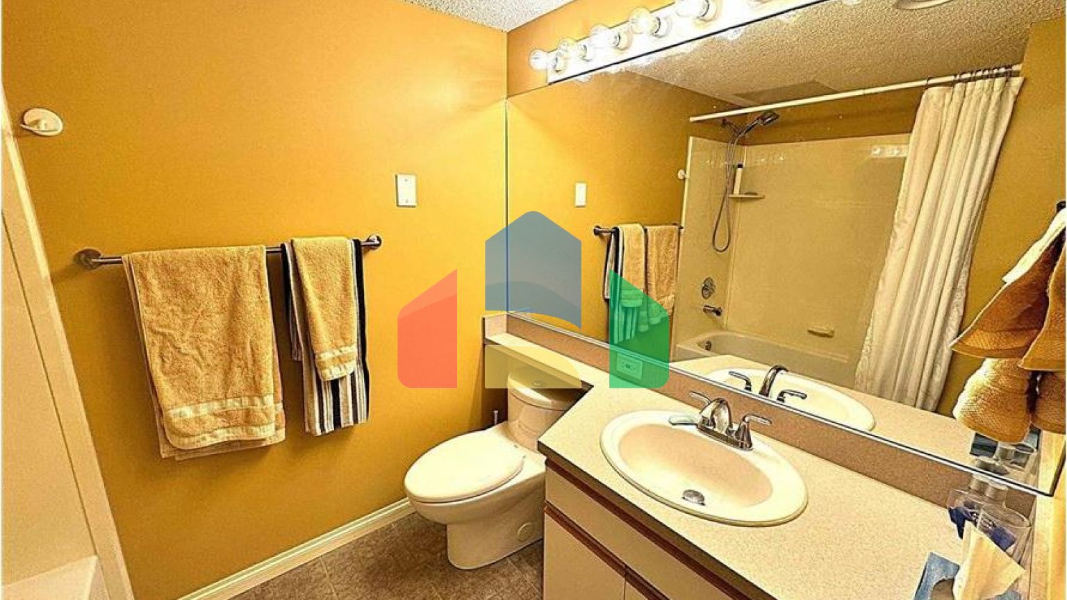 Residential - Condo/Apartment - Edmonton, Canada - Canada