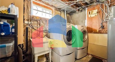 Residential - Single Family Home - Edmonton, Canada - Canada