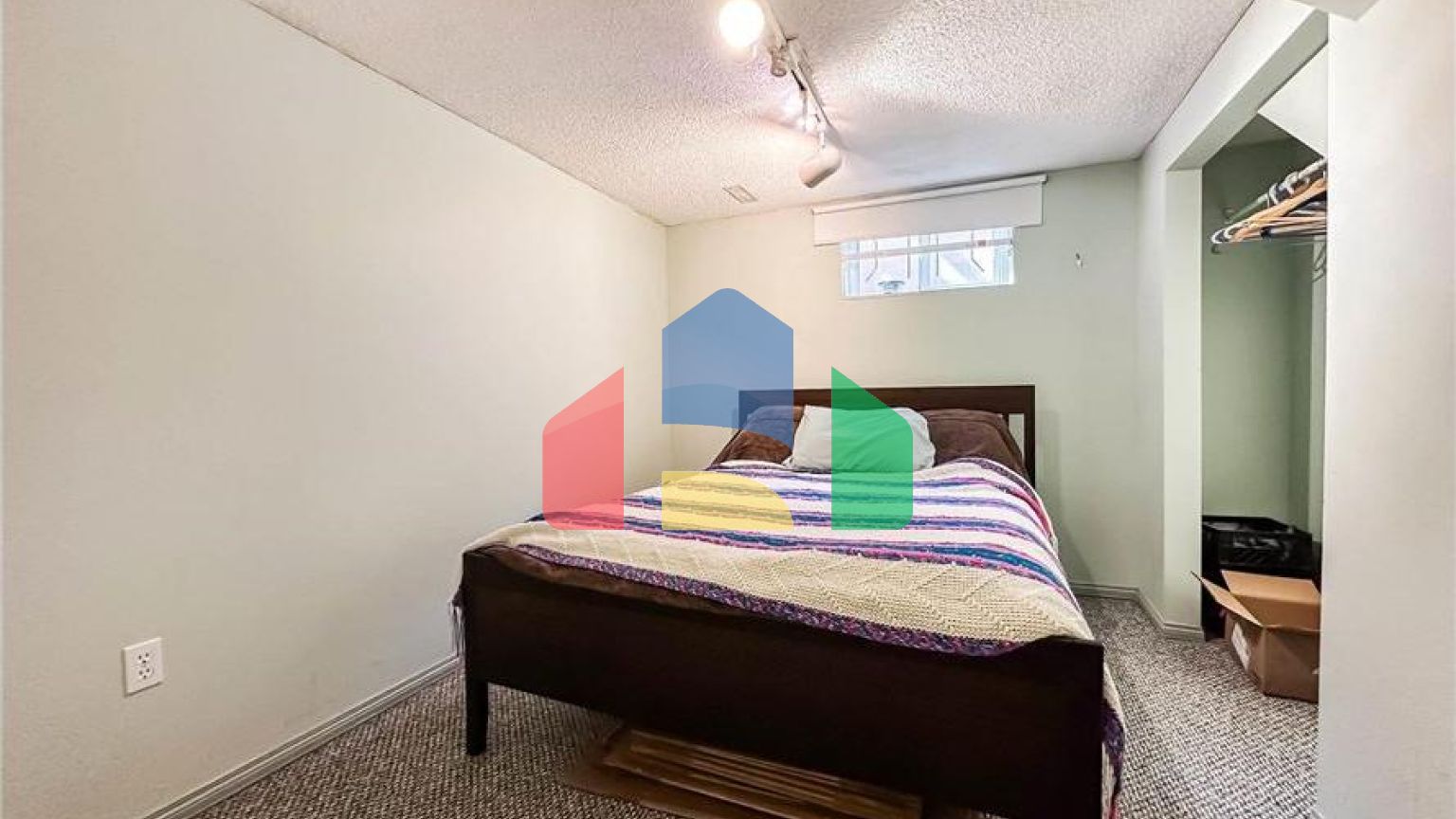 Residential - Single Family Home - Edmonton, Canada - Canada