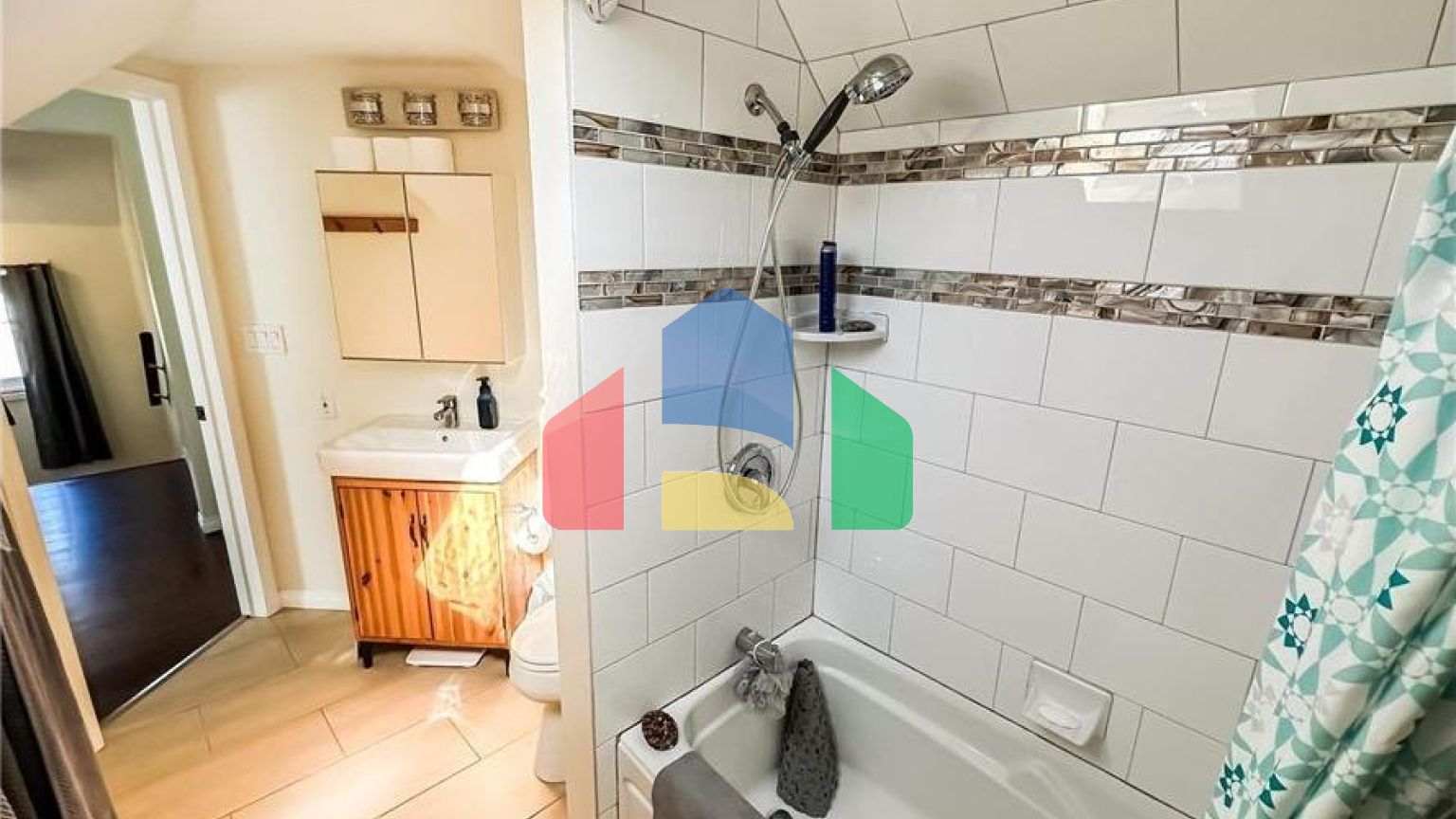 Residential - Single Family Home - Edmonton, Canada - Canada