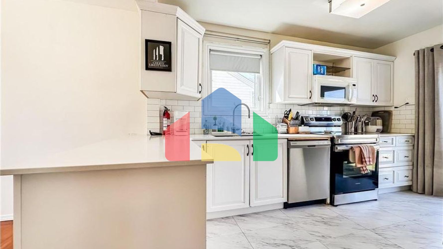 Residential - Single Family Home - Edmonton, Canada - Canada