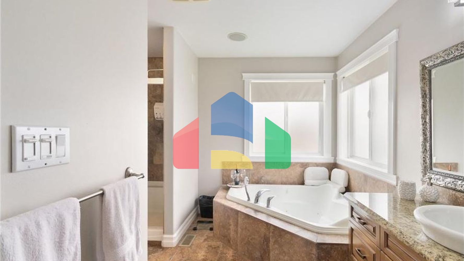 Residential - Single Family Home - Edmonton, Canada - Canada