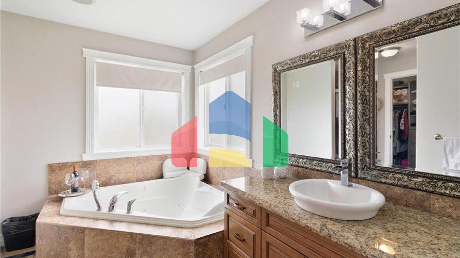 Residential - Single Family Home - Edmonton, Canada - Canada