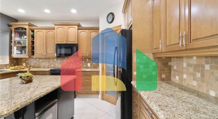 Residential - Single Family Home - Edmonton, Canada - Canada