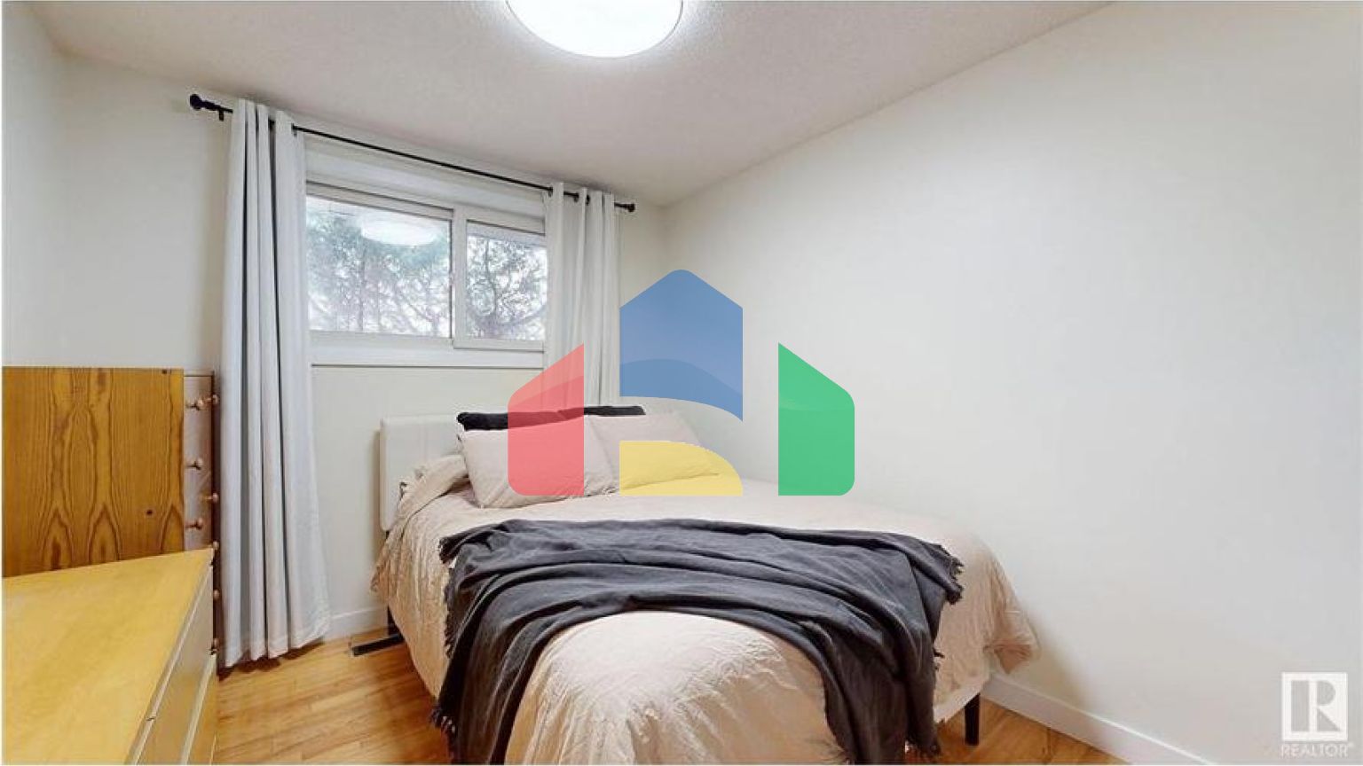 Residential - Single Family Home - Edmonton, Canada - Canada