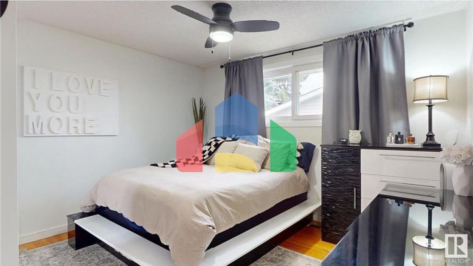 Residential - Single Family Home - Edmonton, Canada - Canada