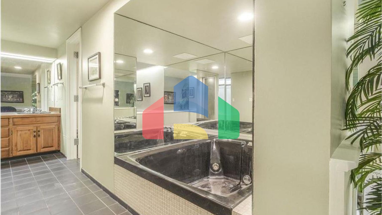 Residential - Condo/Apartment - Edmonton, Canada - Canada