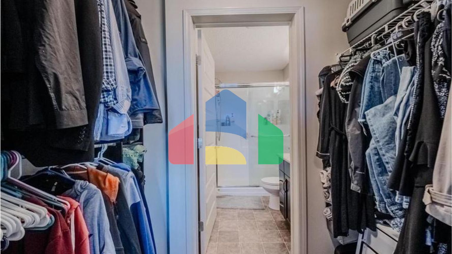 Residential - Single Family Home - Edmonton, Canada - Canada