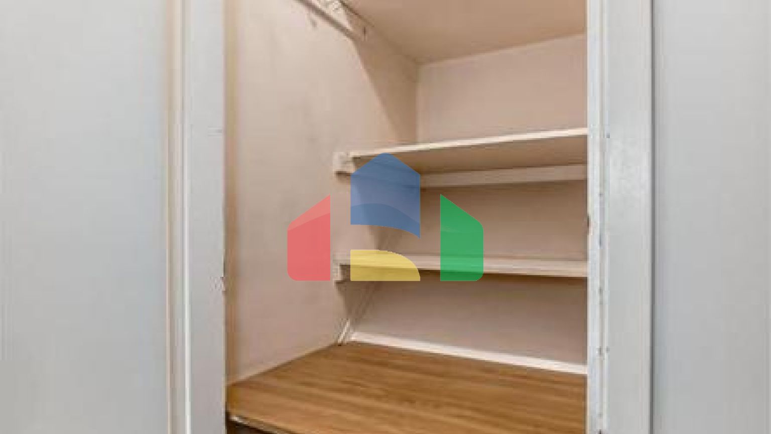 Residential - Single Family Home - Edmonton, Canada - Canada