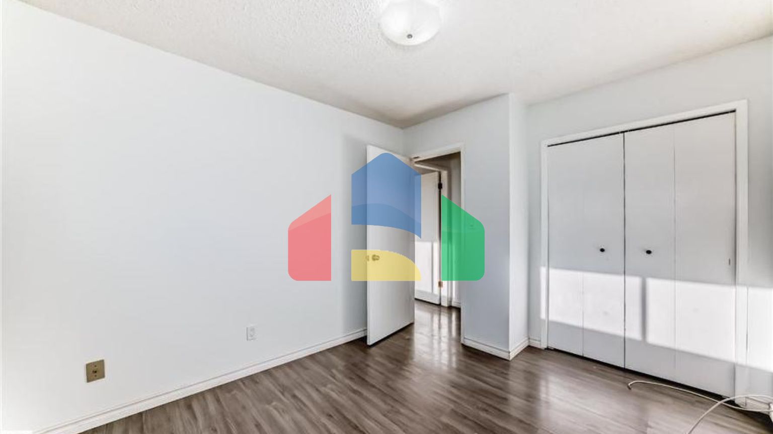 Residential - Single Family Home - Edmonton, Canada - Canada