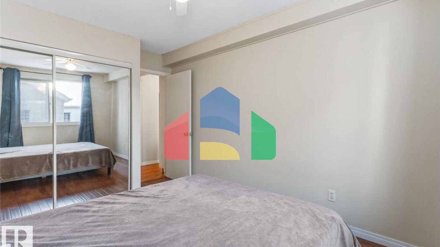 Residential - Condo/Apartment - Edmonton, Canada - Canada