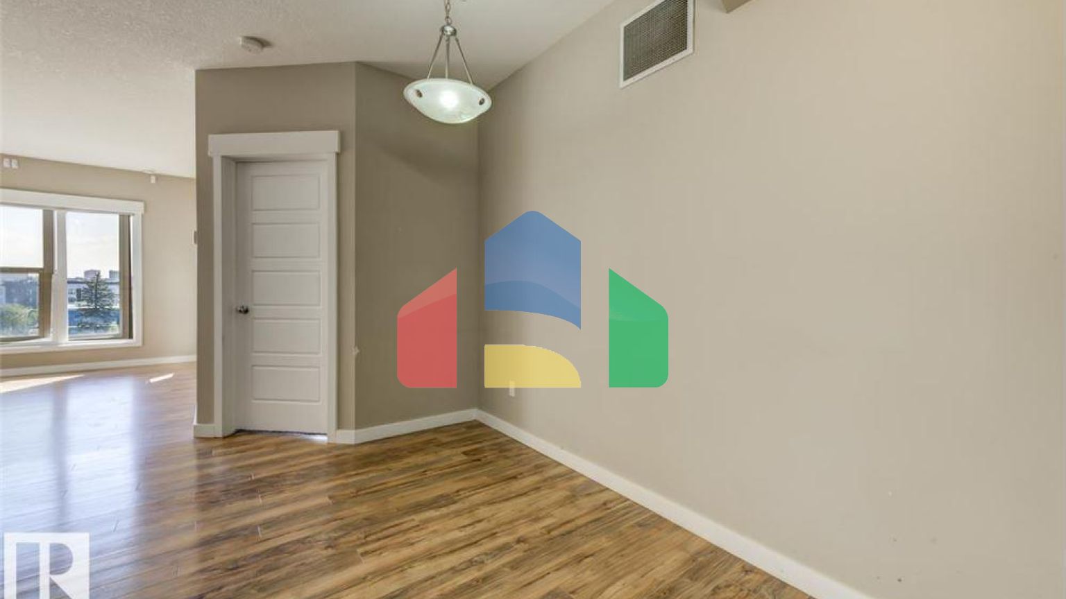 Residential - Condo/Apartment - Edmonton, Canada - Canada