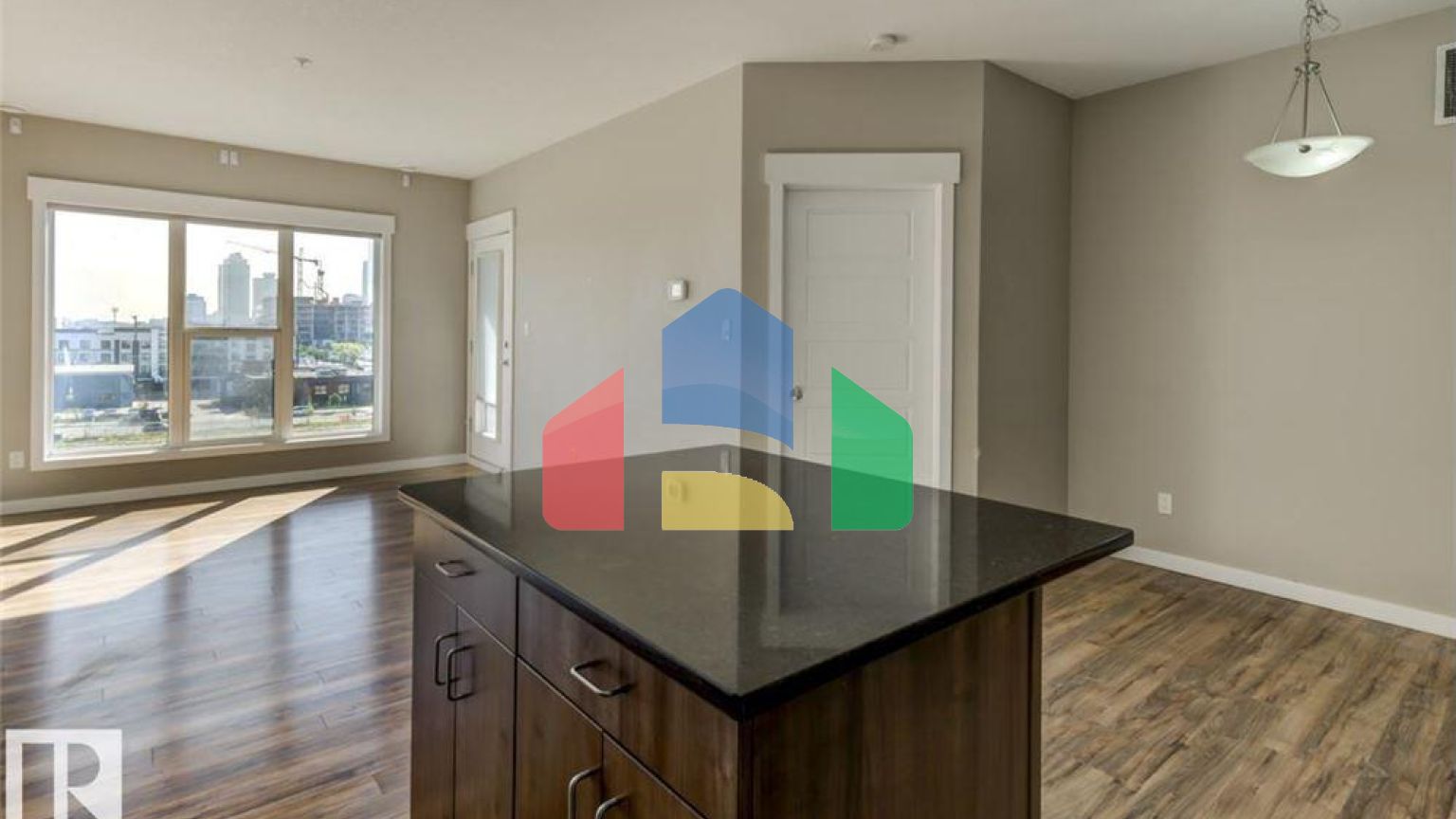 Residential - Condo/Apartment - Edmonton, Canada - Canada