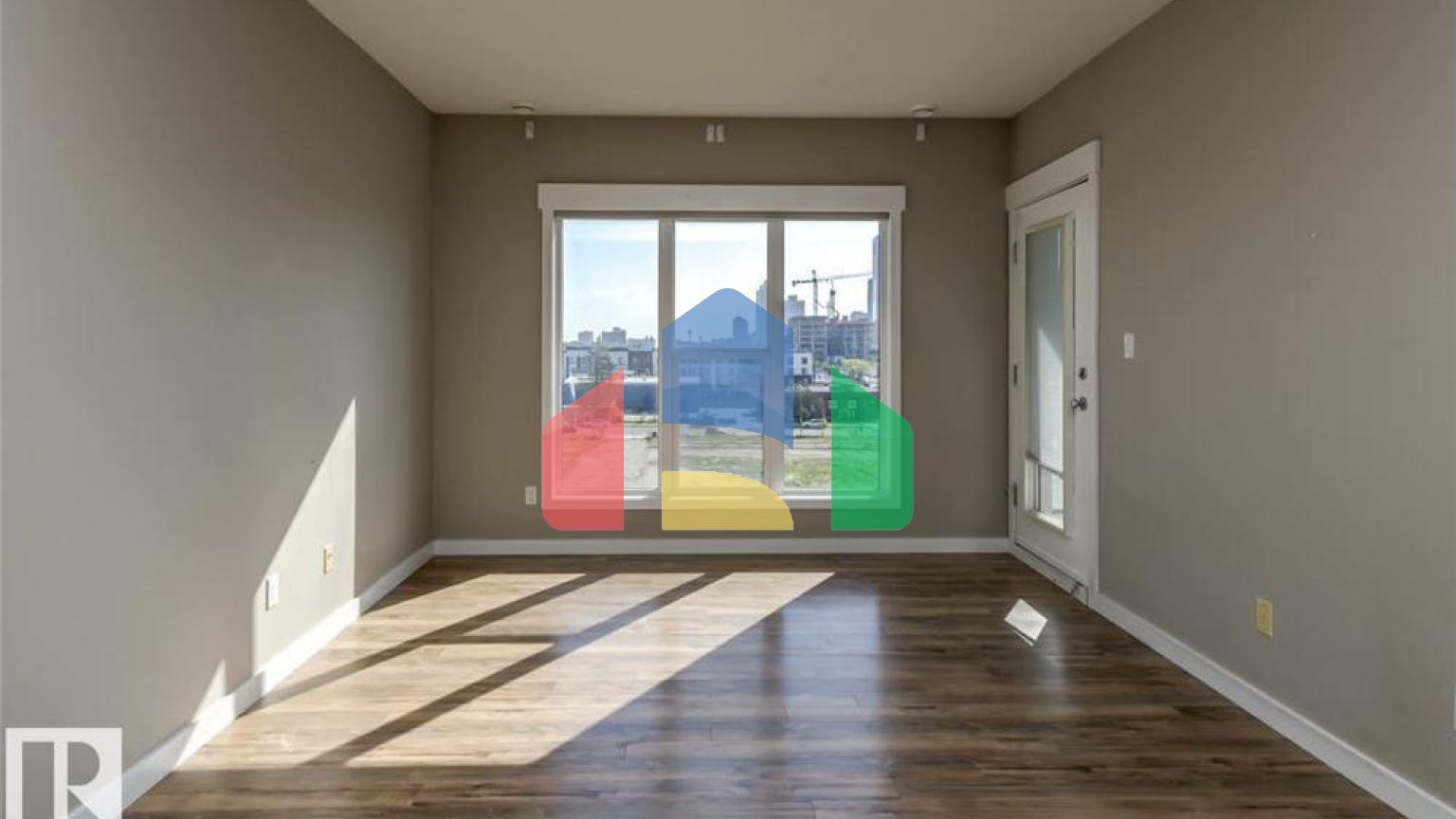 Residential - Condo/Apartment - Edmonton, Canada - Canada