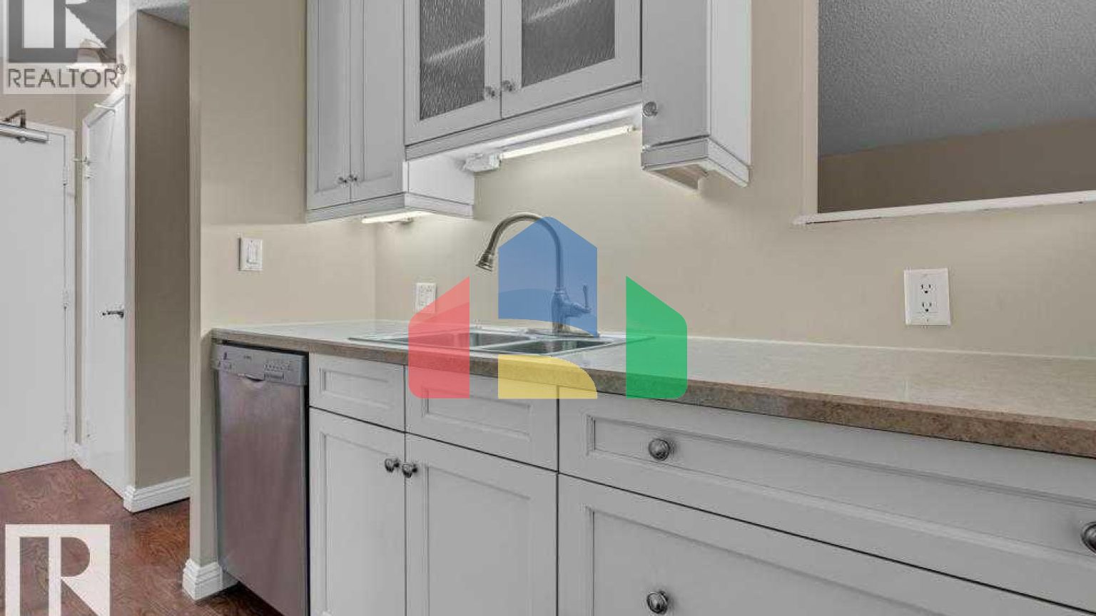 Residential - Single Family Home - Edmonton, Canada - Canada