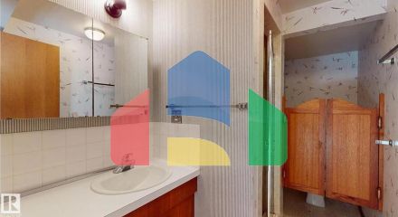 Residential - Single Family Home - Edmonton, Canada - Canada