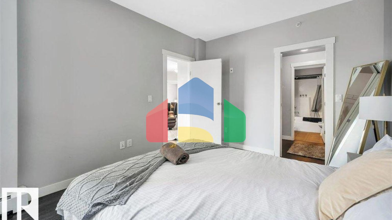 Residential - Condo/Apartment - Edmonton, Canada - Canada