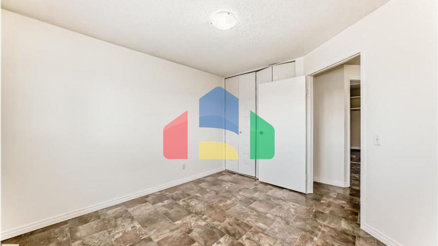 Residential - Single Family Home - Edmonton, Canada - Canada