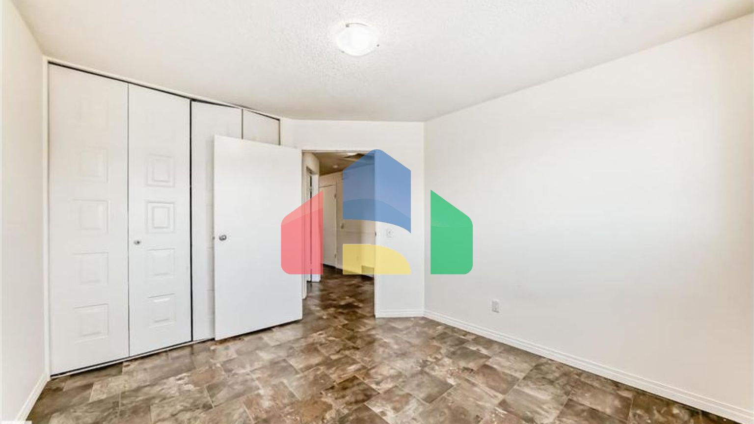 Residential - Single Family Home - Edmonton, Canada - Canada