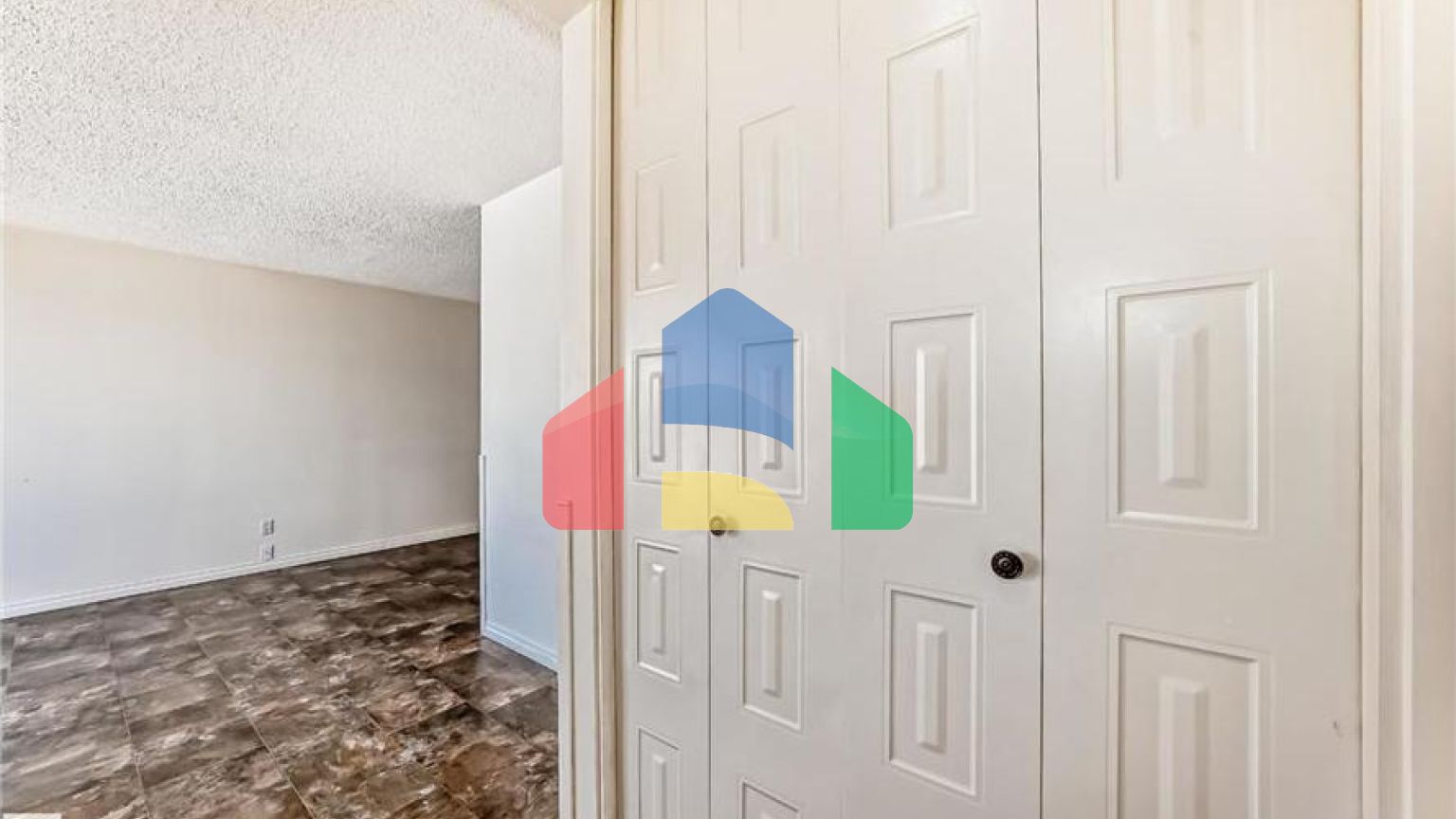 Residential - Single Family Home - Edmonton, Canada - Canada