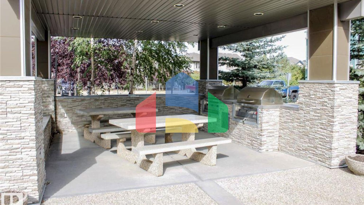 Residential - Condo/Apartment - Edmonton, Canada - Canada