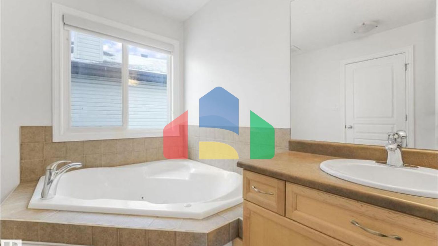 Residential - Single Family Home - Edmonton, Canada - Canada