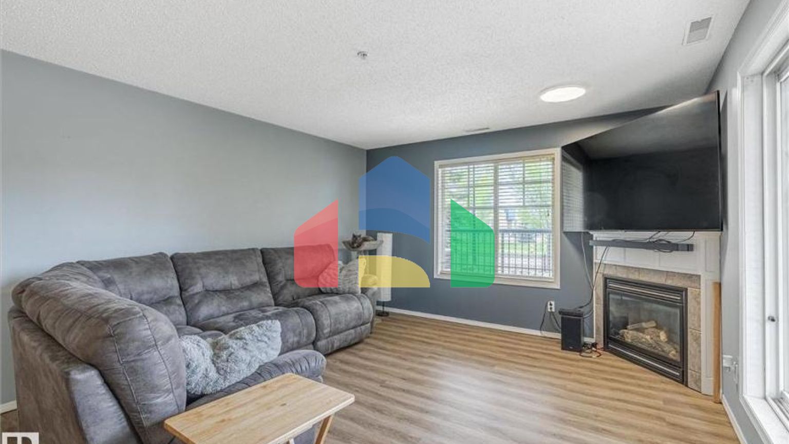 Residential - Condo/Apartment - Edmonton, Canada - Canada