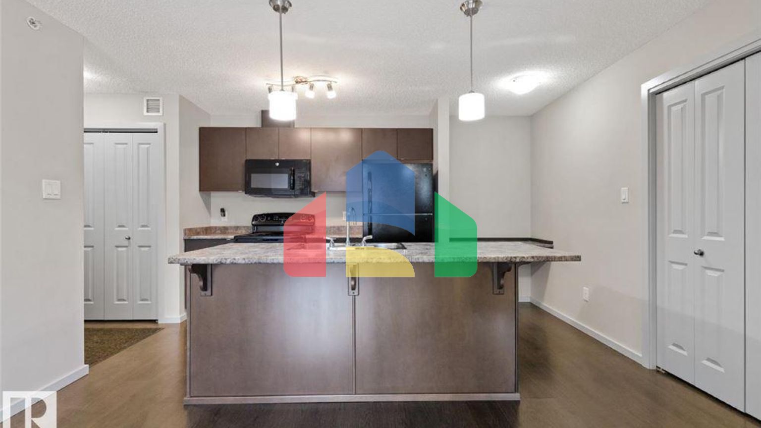Residential - Condo/Apartment - Edmonton, Canada - Canada