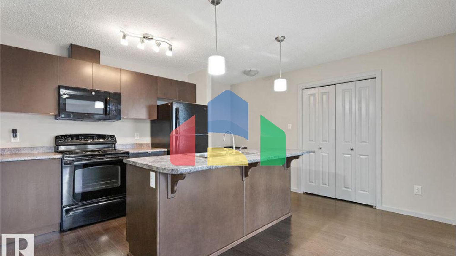 Residential - Condo/Apartment - Edmonton, Canada - Canada